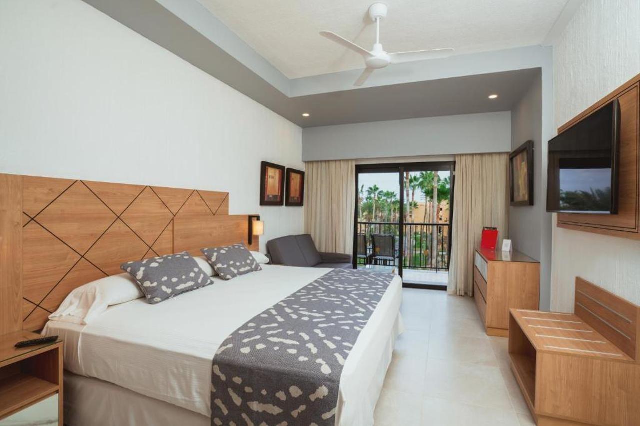 Hotel Riu Santa Fe