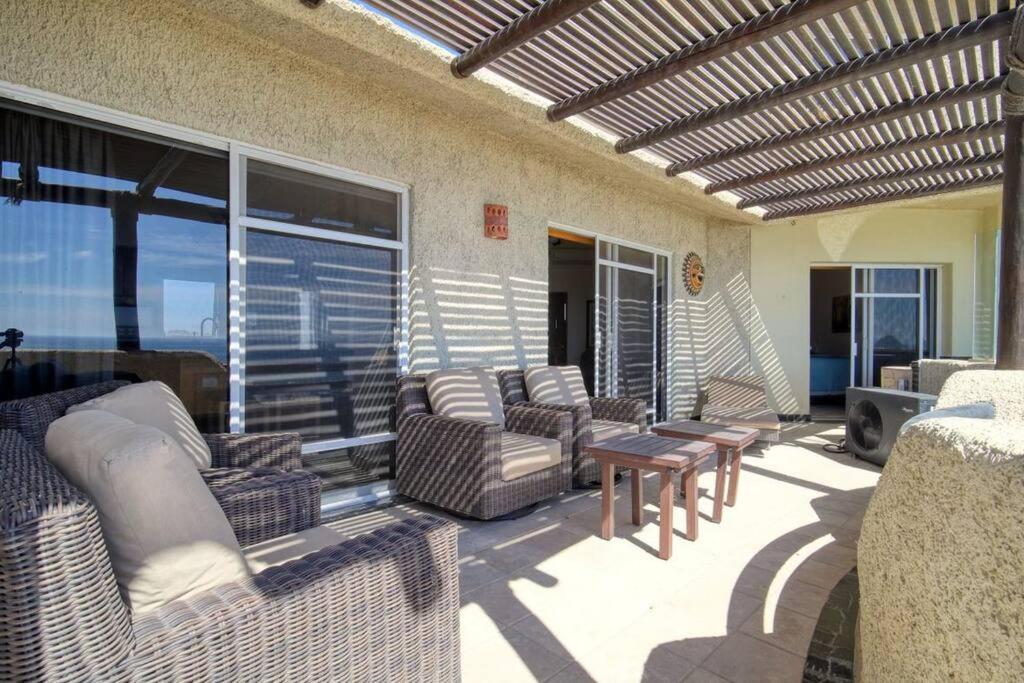 Oceanfront Penthouse, 2 Masters, 2 Baths, Kitchen! * Cabo San Lucas