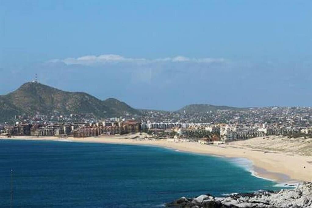 Oceanfront Penthouse, 2 Masters, 2 Baths, Kitchen! Apartment