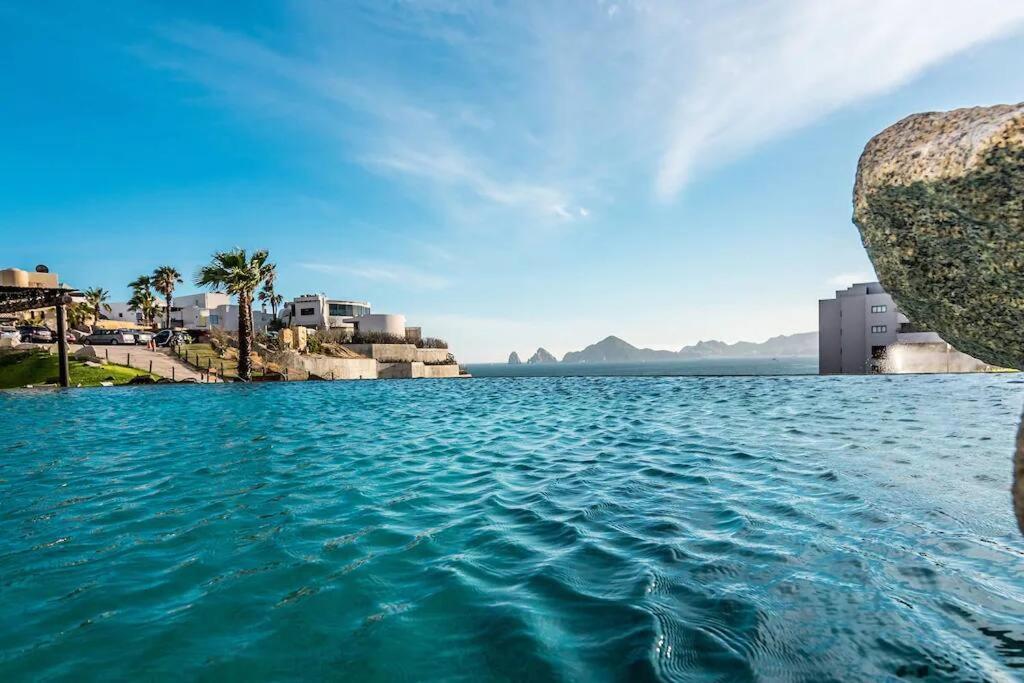 Apartment Oceanfront Penthouse, 2 Masters, 2 Baths, Kitchen!