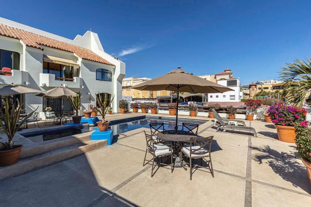 Apartment Chic Marina 2br With Pool Access