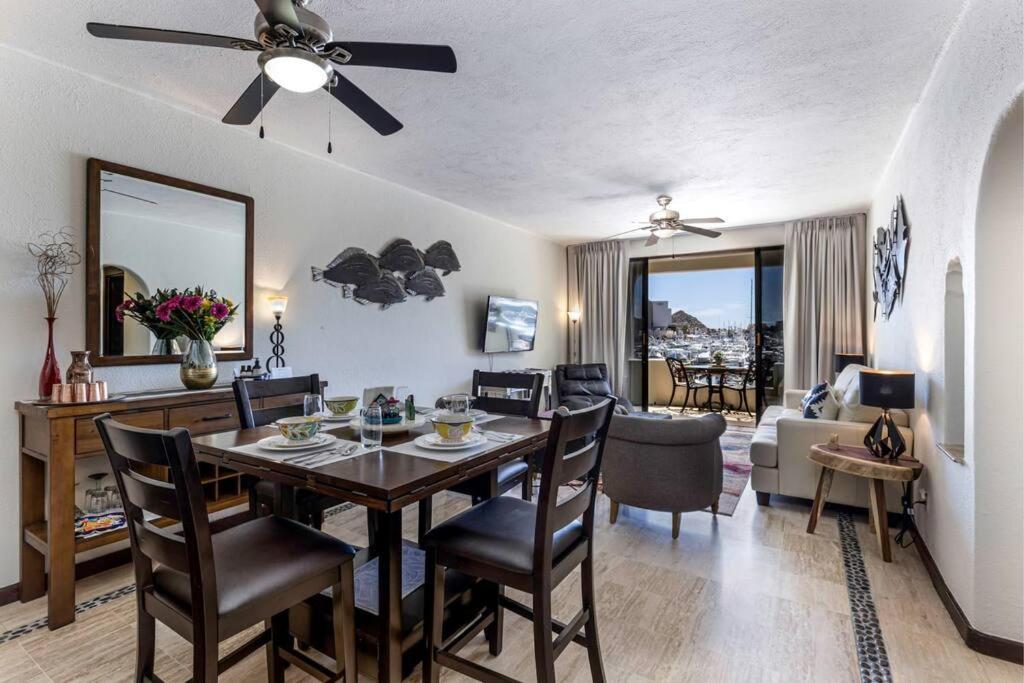 Apartment Chic Marina 2br With Pool Access