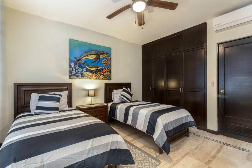 Chic Marina 2br With Pool Access Apartment