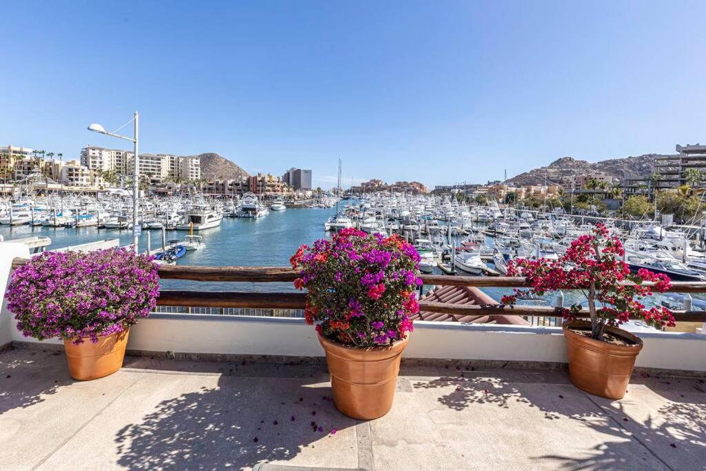 Apartment Chic Marina 2br With Pool Access *
