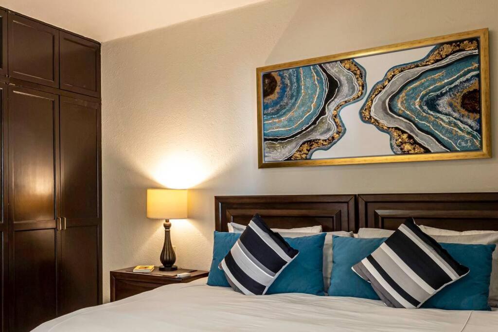 Apartment Chic Marina 2br With Pool Access Cabo San Lucas