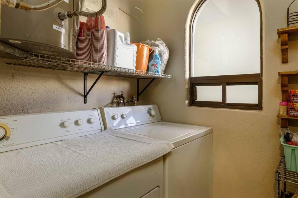 Apartment Chic Marina 2br With Pool Access