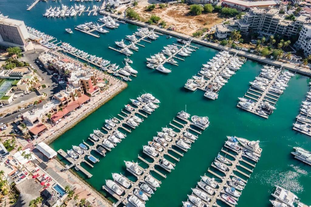 Chic Marina 2br With Pool Access