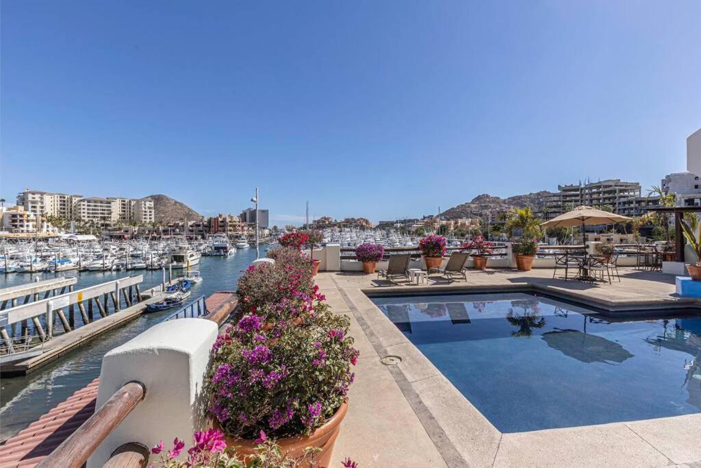 Apartment Chic Marina 2br With Pool Access *