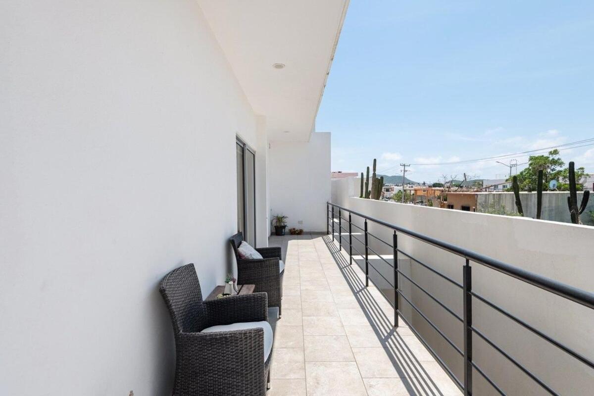 Primer Piso , 3 Recamaras+2.5 Banos +alberca Apartment Cabo San Lucas