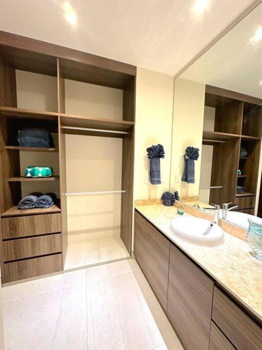Fully Equipped 3 Bedroom Luxury Apartment Cabo San Lucas