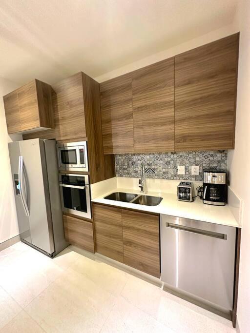 Fully Equipped 3 Bedroom Luxury Apartment *