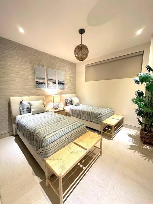 Fully Equipped 3 Bedroom Luxury Apartment *