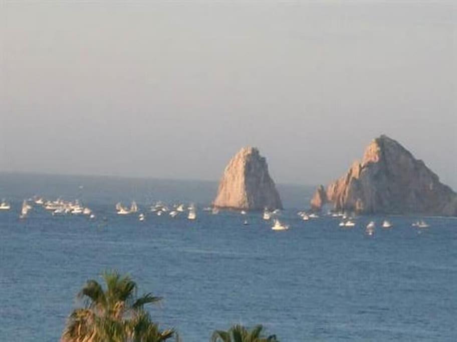 Oceanfront Penthouse, 2 Masters, 2 Baths, Kitchen! Cabo San Lucas