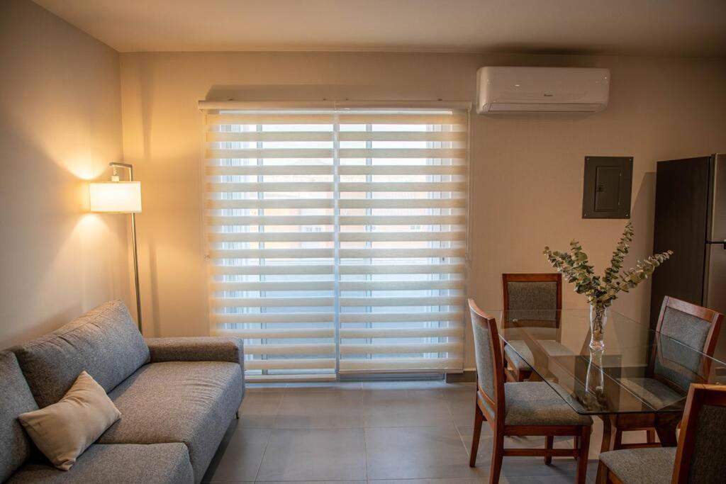 Apartment Downtown W/ Pool