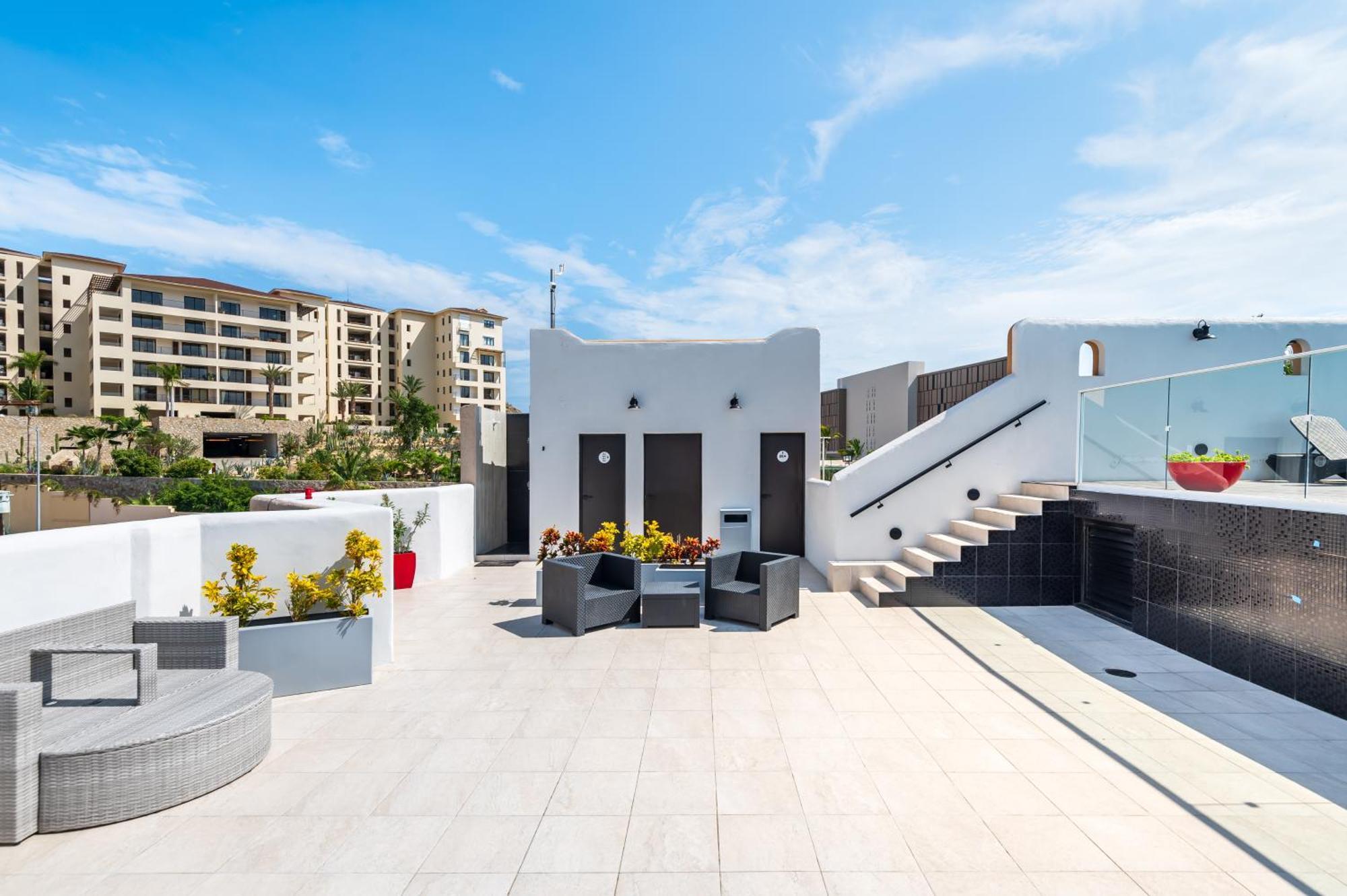 Marina Cabo Plaza Town &