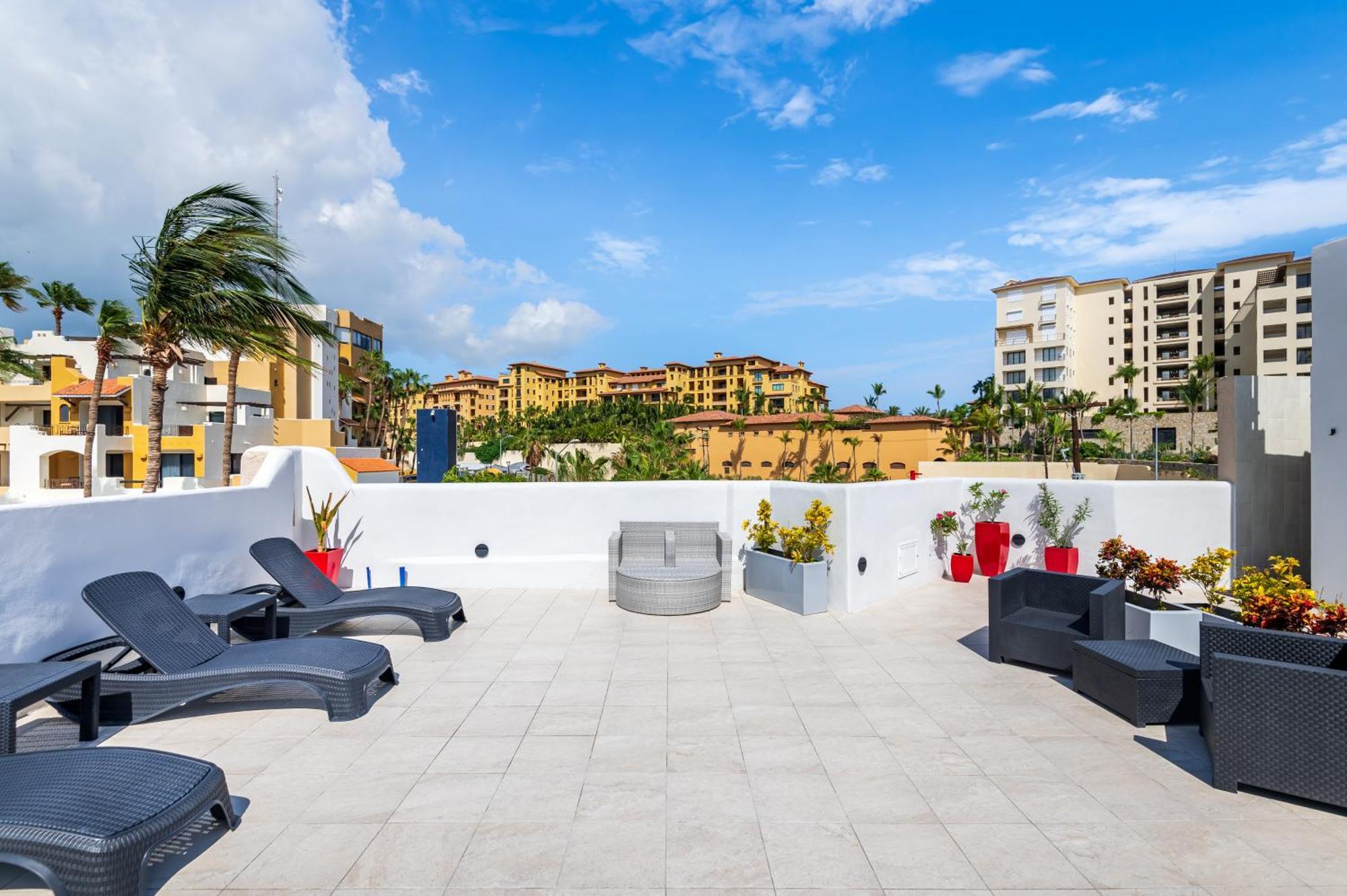 Marina Cabo Plaza Town & Apartment *
