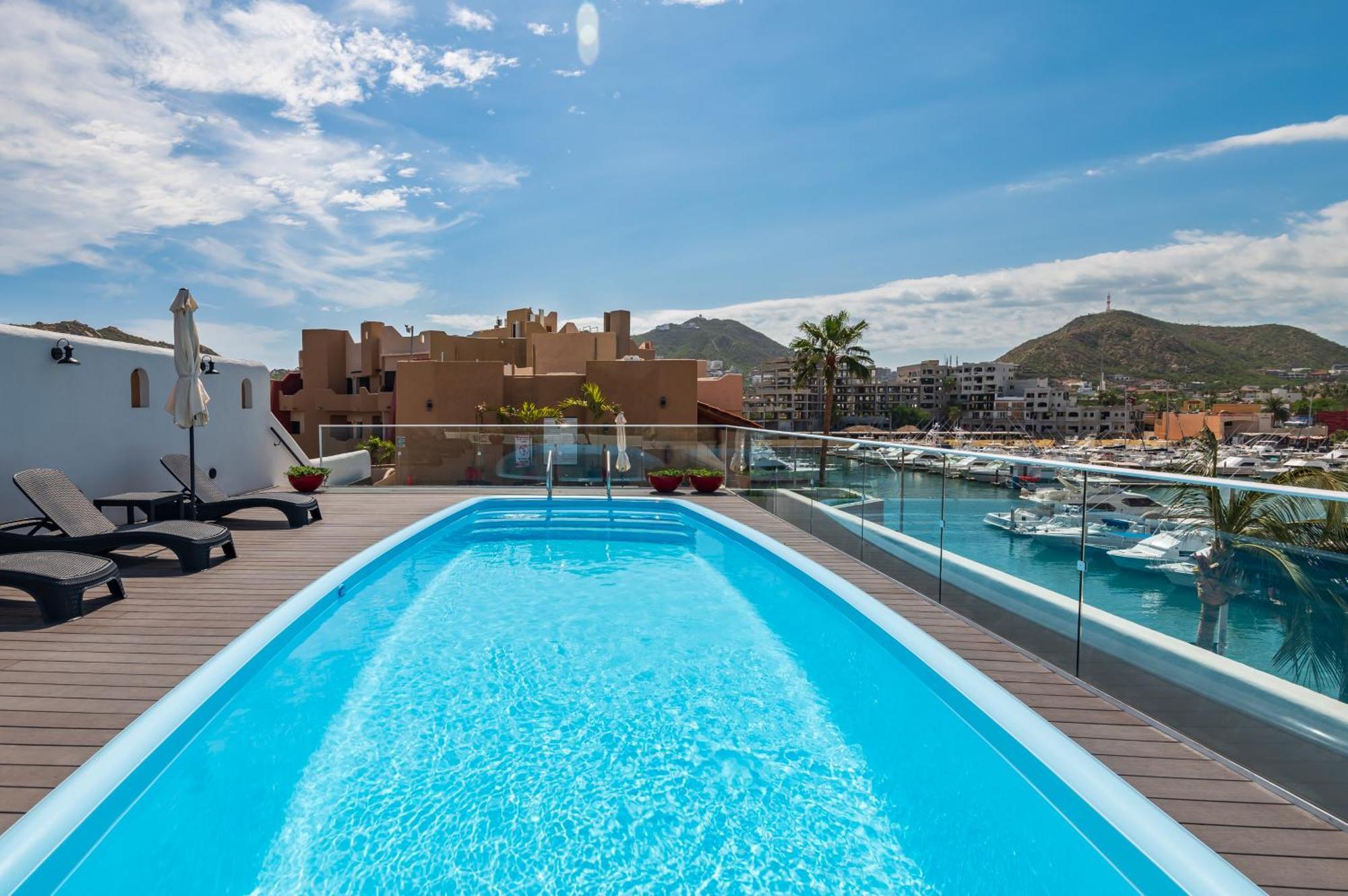 Marina Cabo Plaza Town & Apartment *