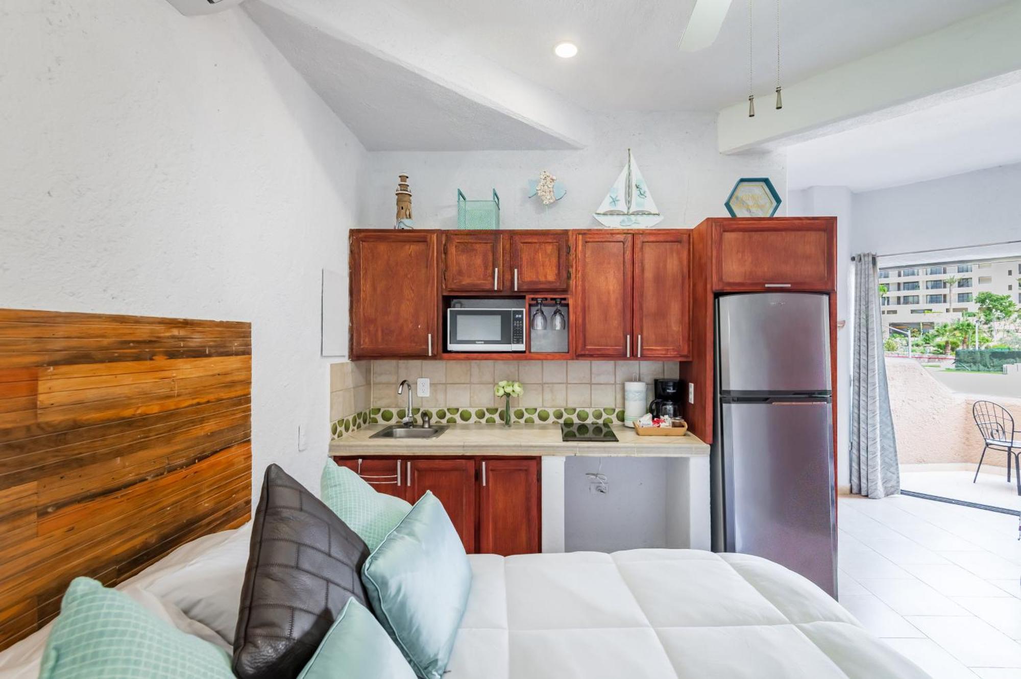 Marina Cabo Plaza Town & Apartment