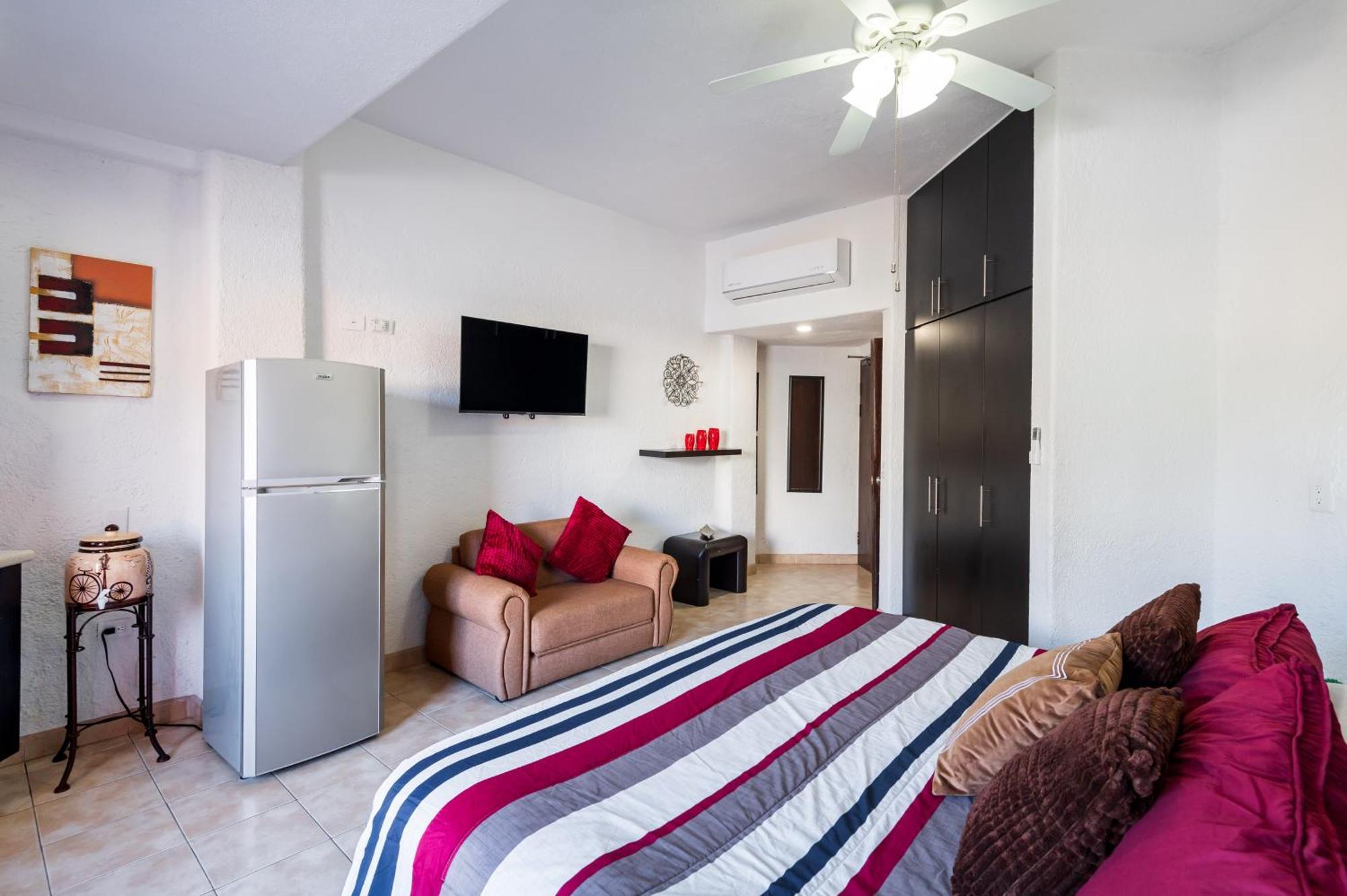 Marina Cabo Plaza Town & Apartment *