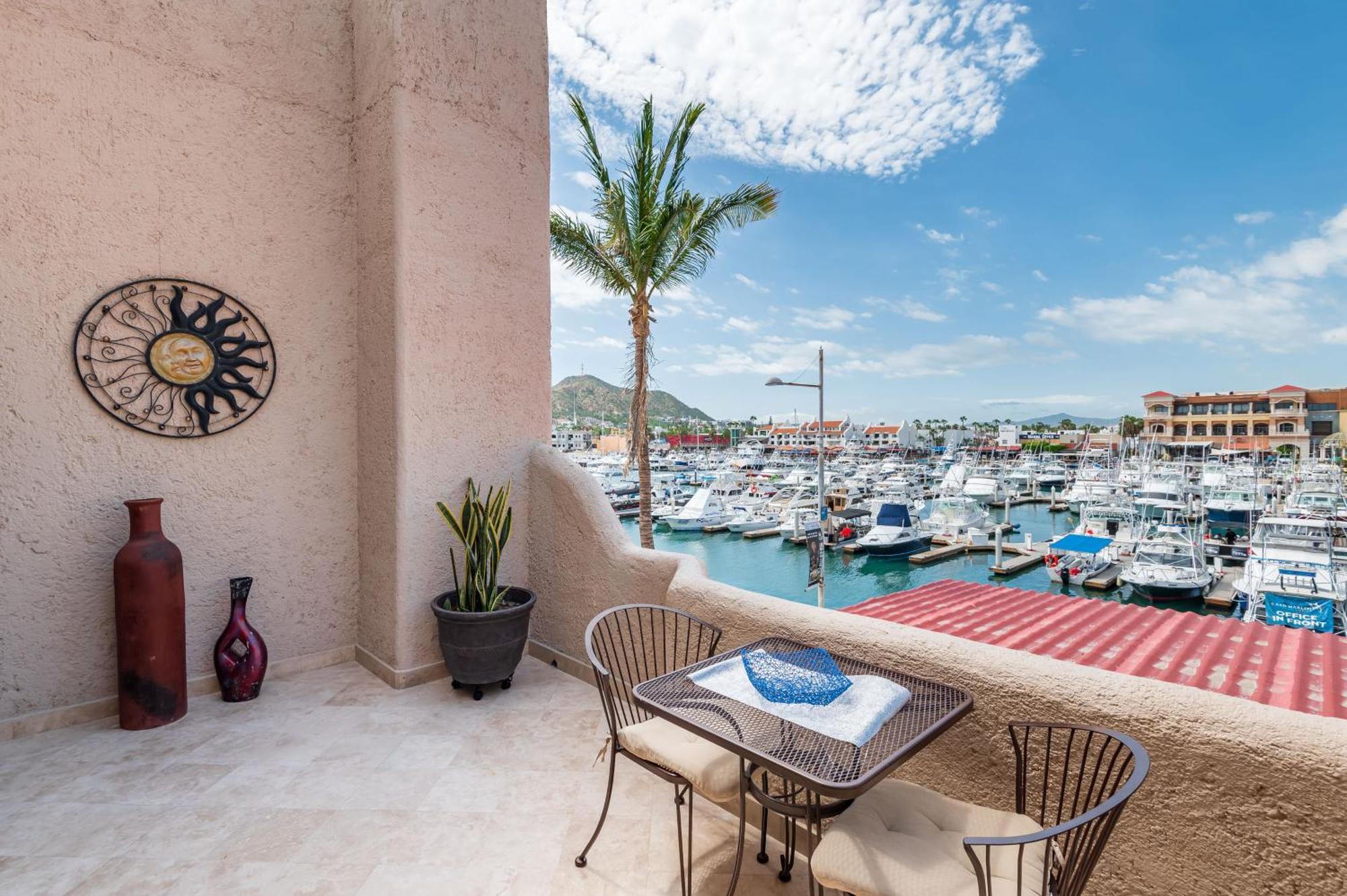 Marina Cabo Plaza Town & Apartment *
