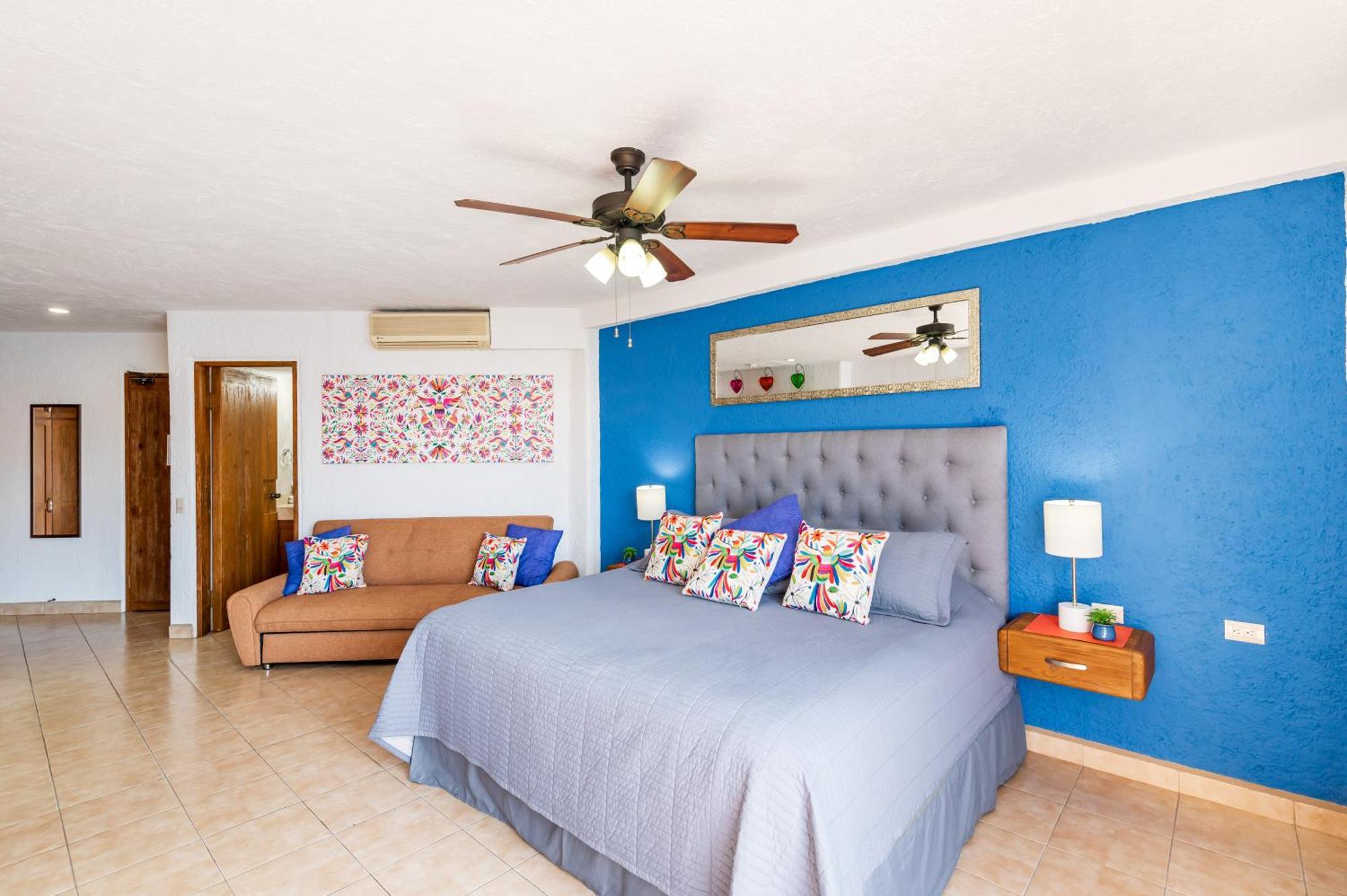 Marina Cabo Plaza Town & Apartment *