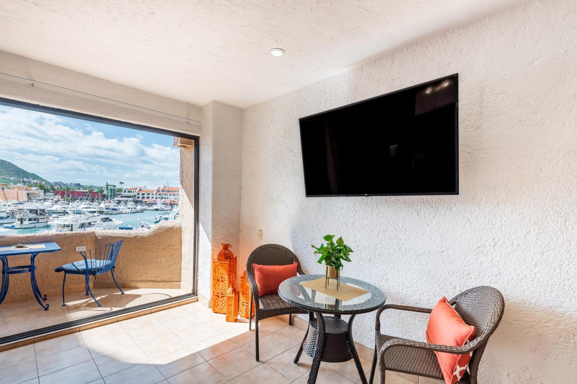 Marina Cabo Plaza Town & Apartment *