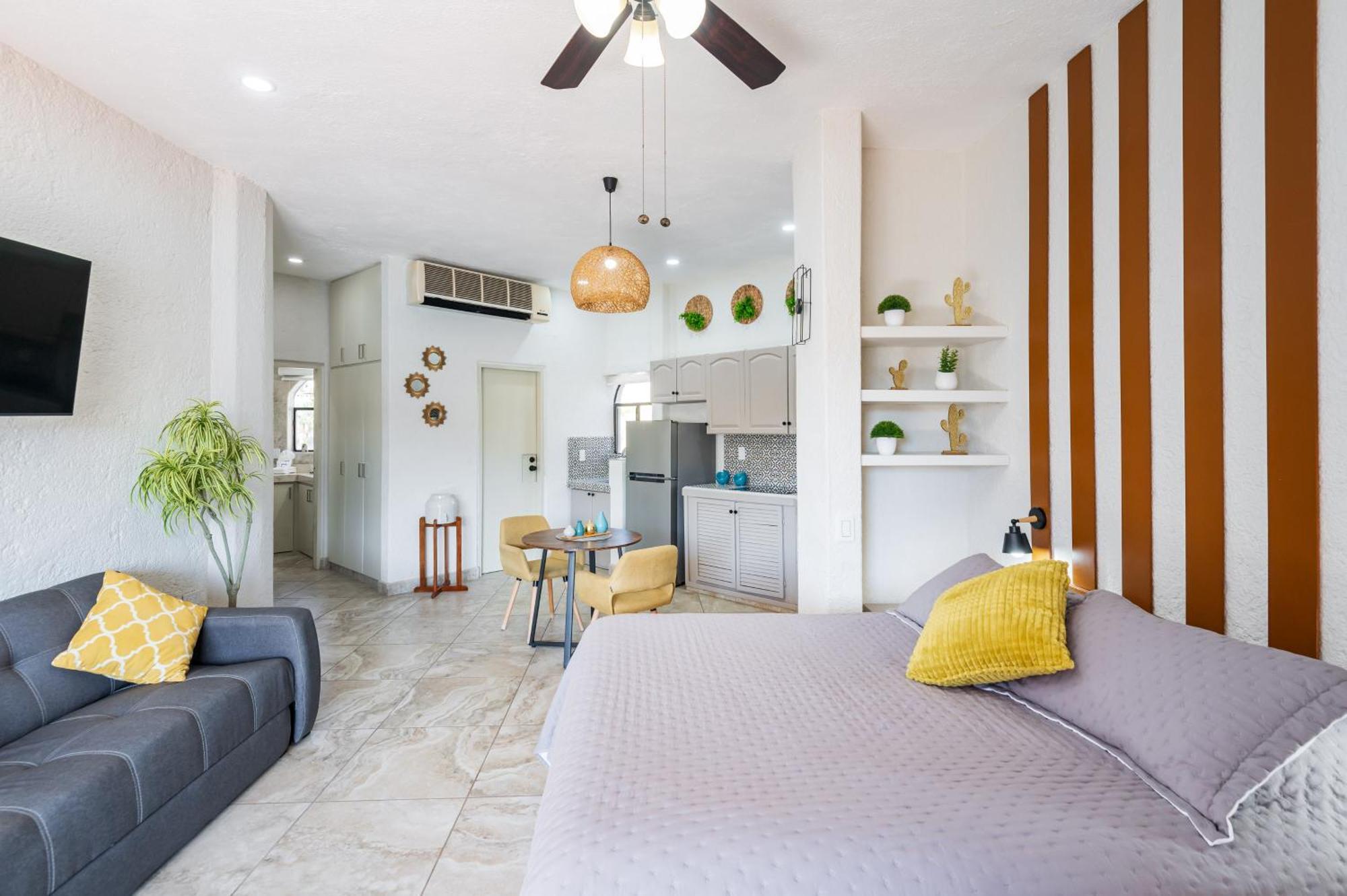Marina Cabo Plaza Town & Apartment *