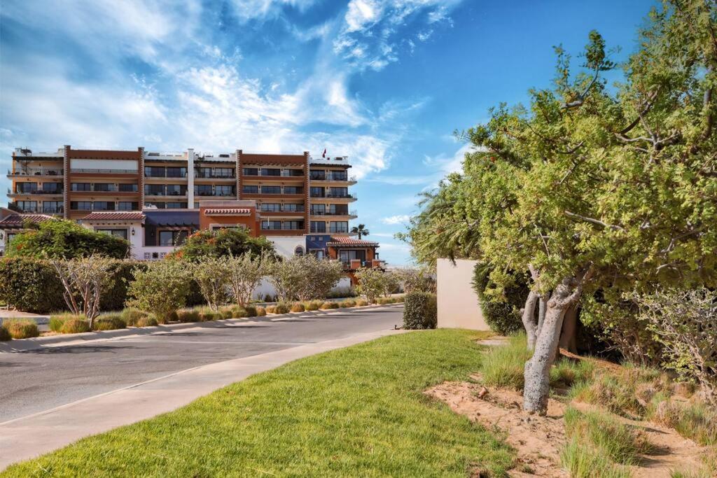 Exquisite 3br Ocean Views Access Apartment