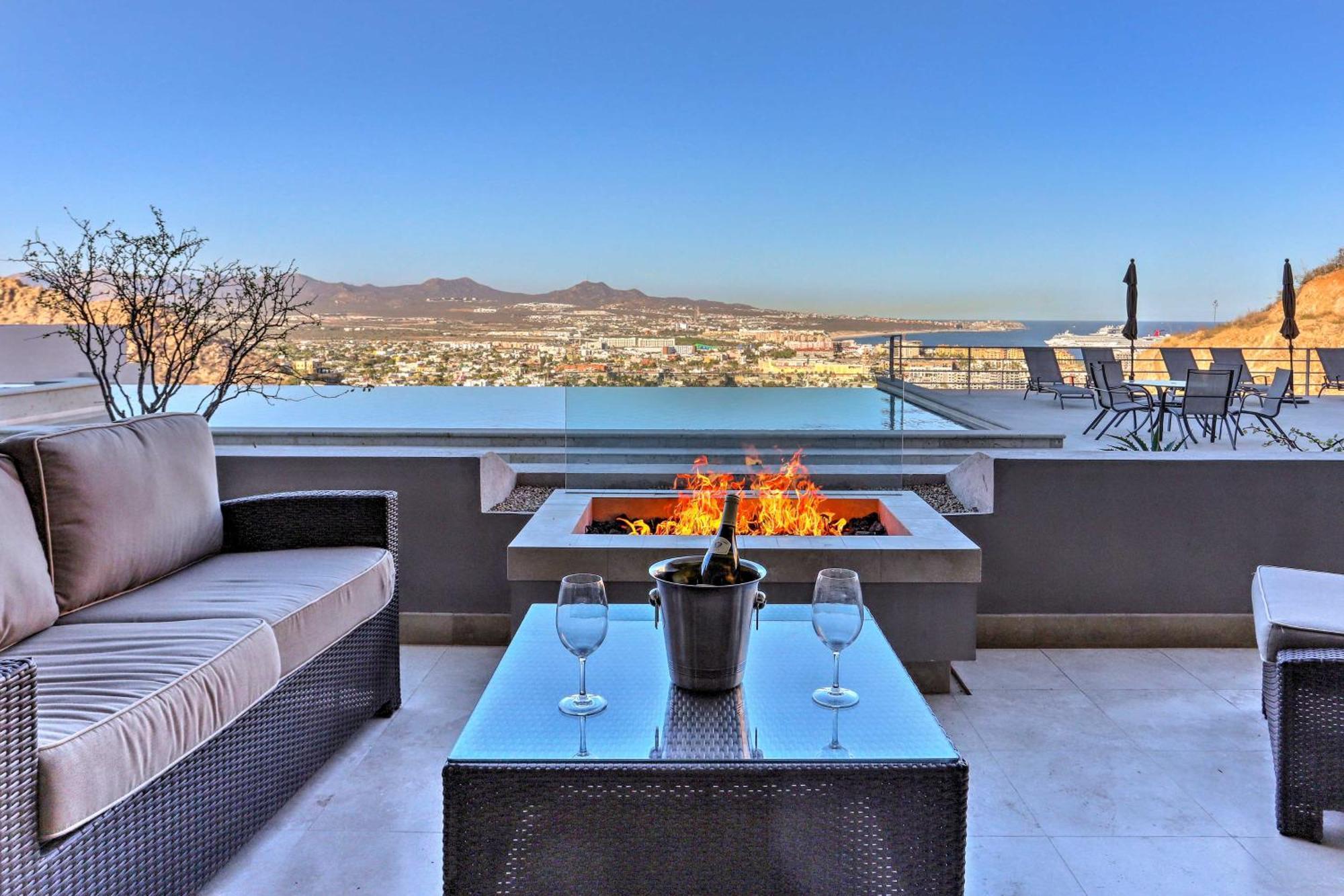 Luxe Mtn Retreat With Pool Access And Sea View!