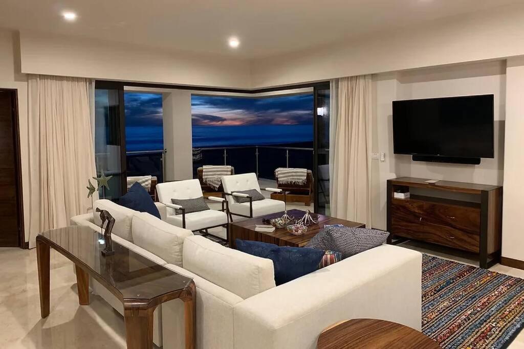 Beachfront 3 Bdrm In Exclusive Diamante Golf Apartment