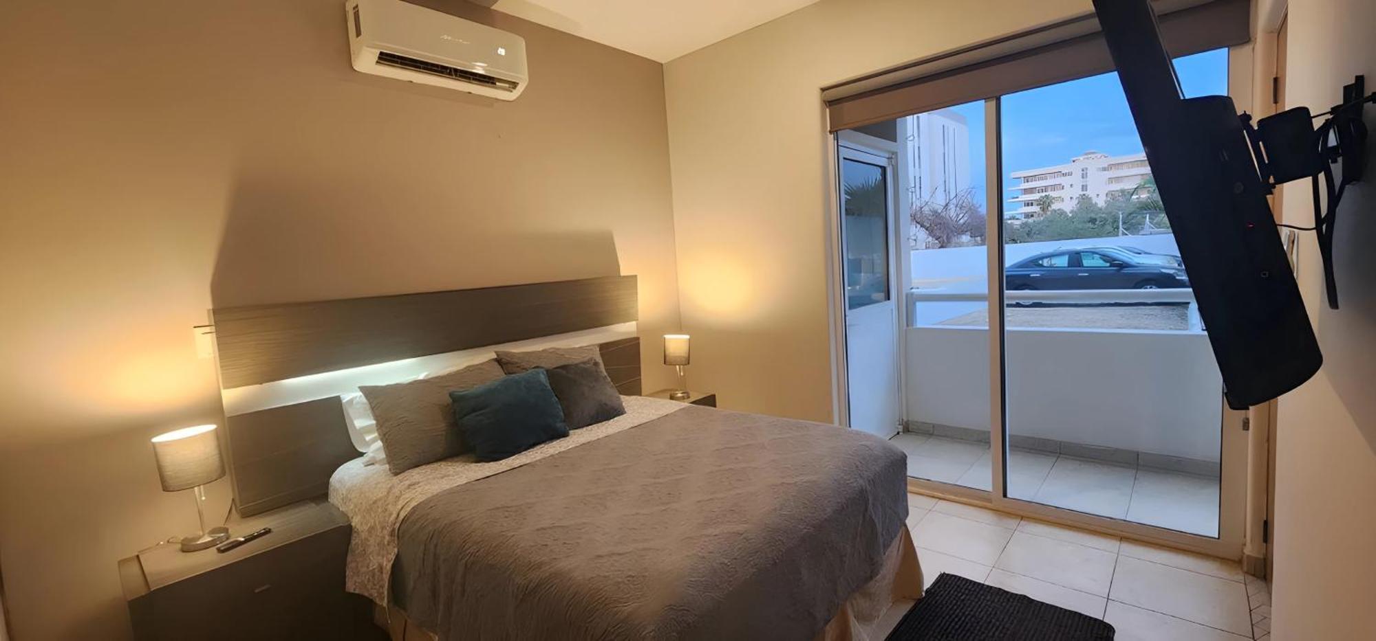 Bahia Del Tezal 103b, 1br Modern Big Rooftop Pool Walk To Through Riu Apartment Cabo San Lucas