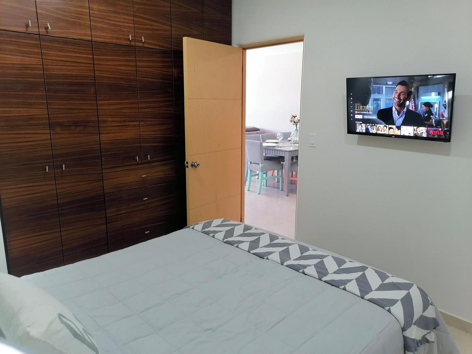 Bahia Del Tezal 204b: Great 2br/2ba 5 Min From Downtown Cabo, Big Pool! * Cabo San Lucas