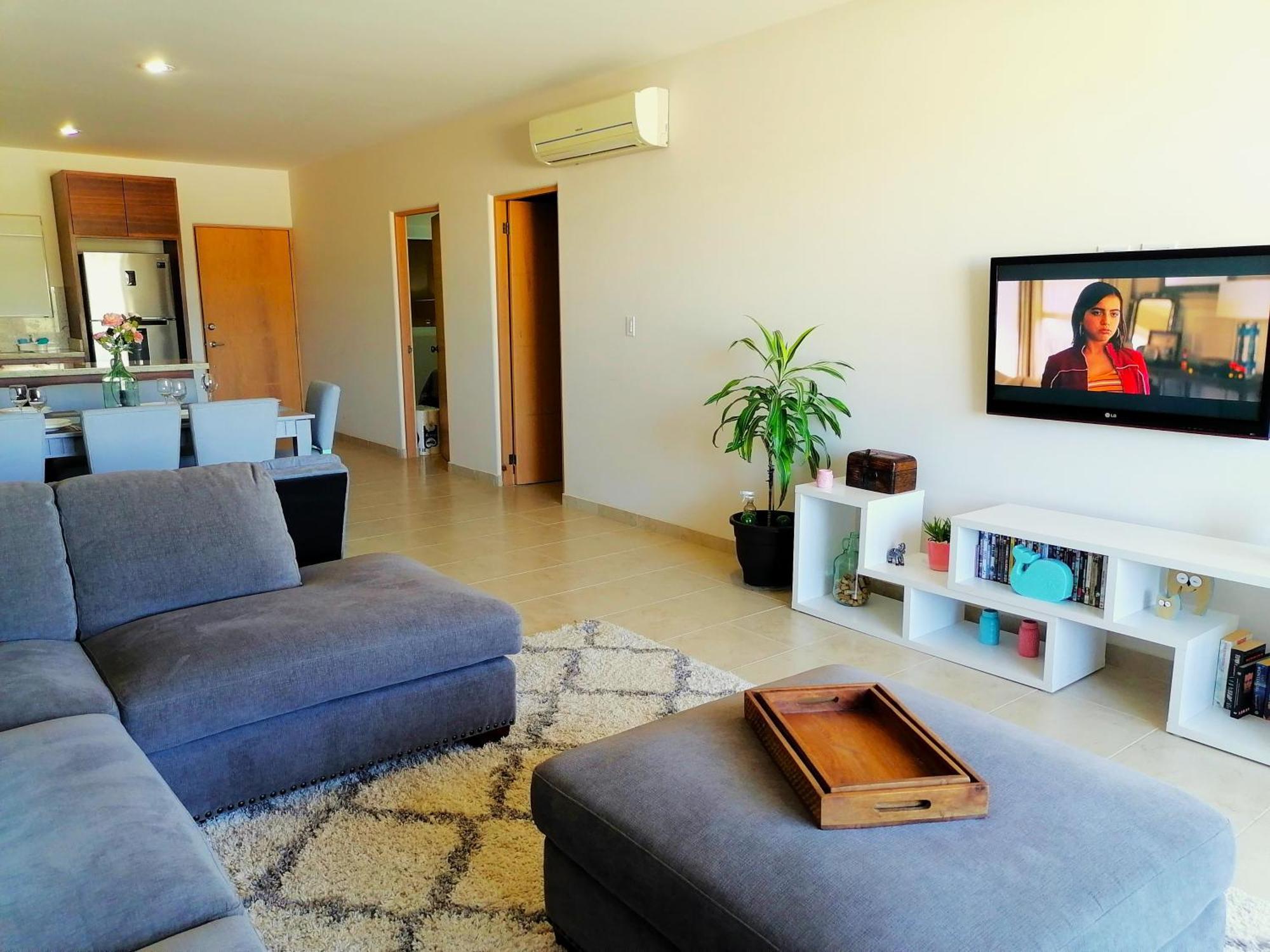 Bahia Del Tezal 204b: Great 2br/2ba 5 Min From Downtown Cabo, Big Pool! Cabo San Lucas