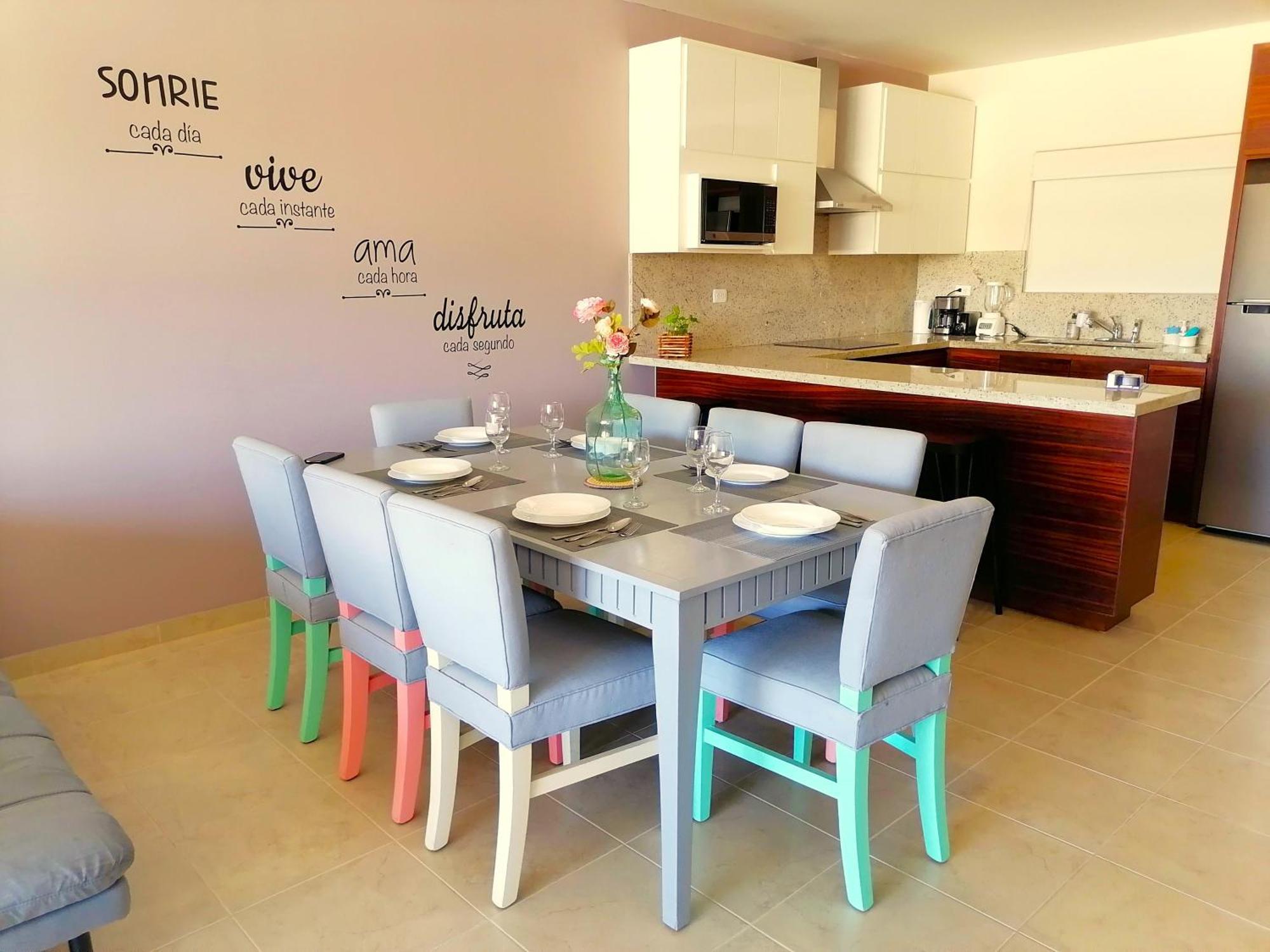 Bahia Del Tezal 204b: Great 2br/2ba 5 Min From Downtown Cabo, Big Pool!