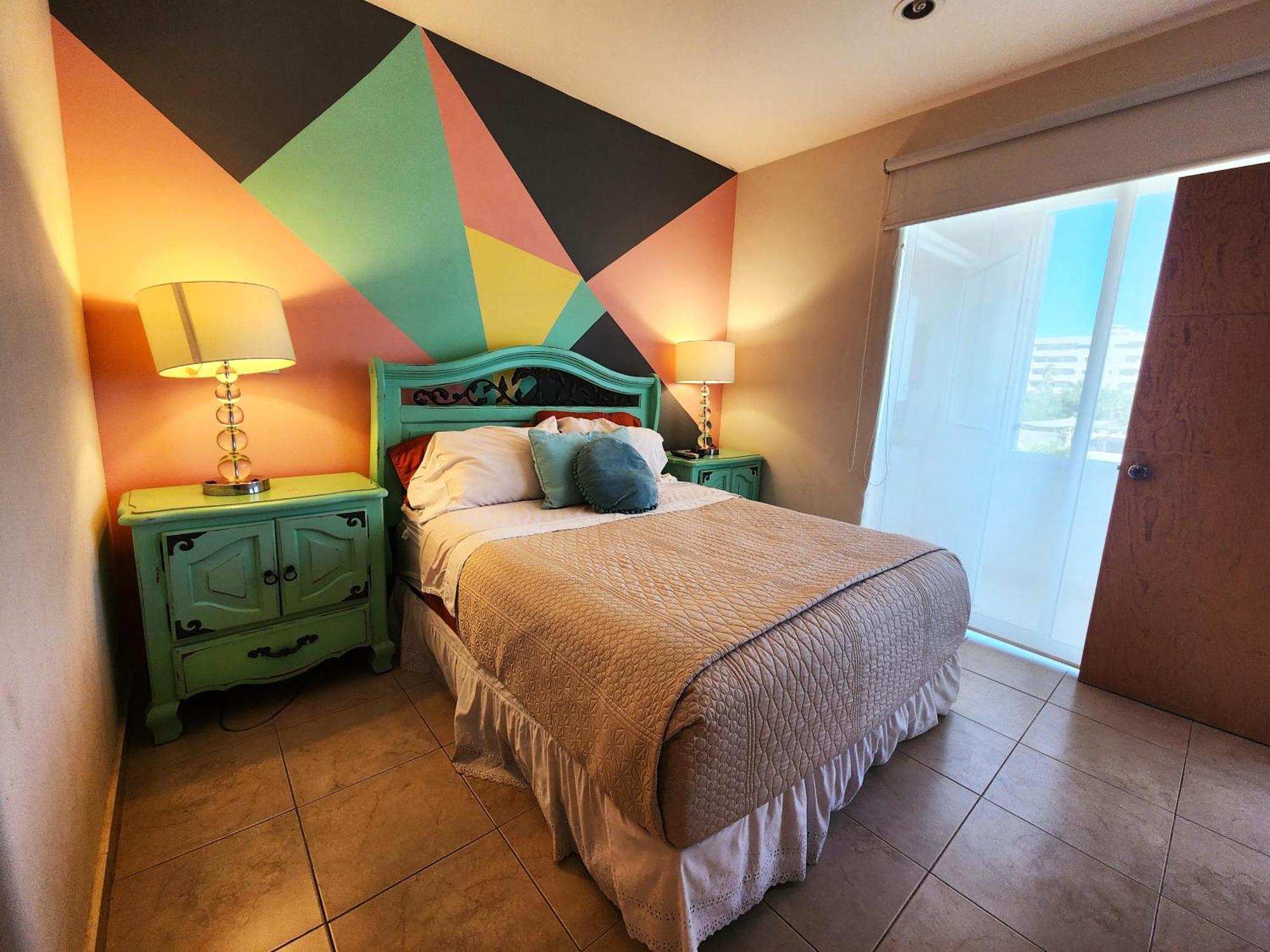 Bahia Del Tezal 204b: Great 2br/2ba 5 Min From Downtown Cabo, Big Pool! Apartment Cabo San Lucas