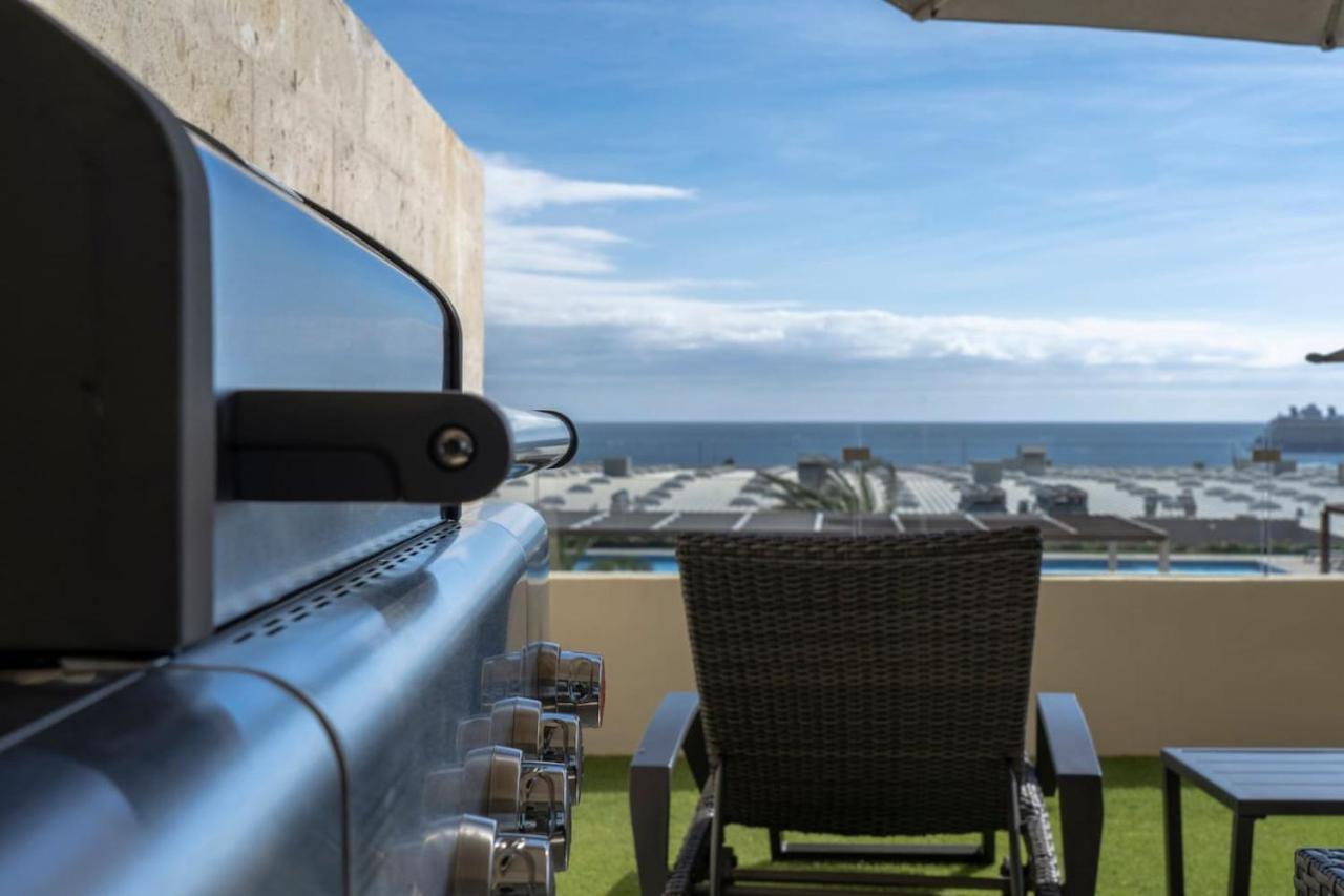 Holiday home Luxurious New 3br With Ocean And Arch Views