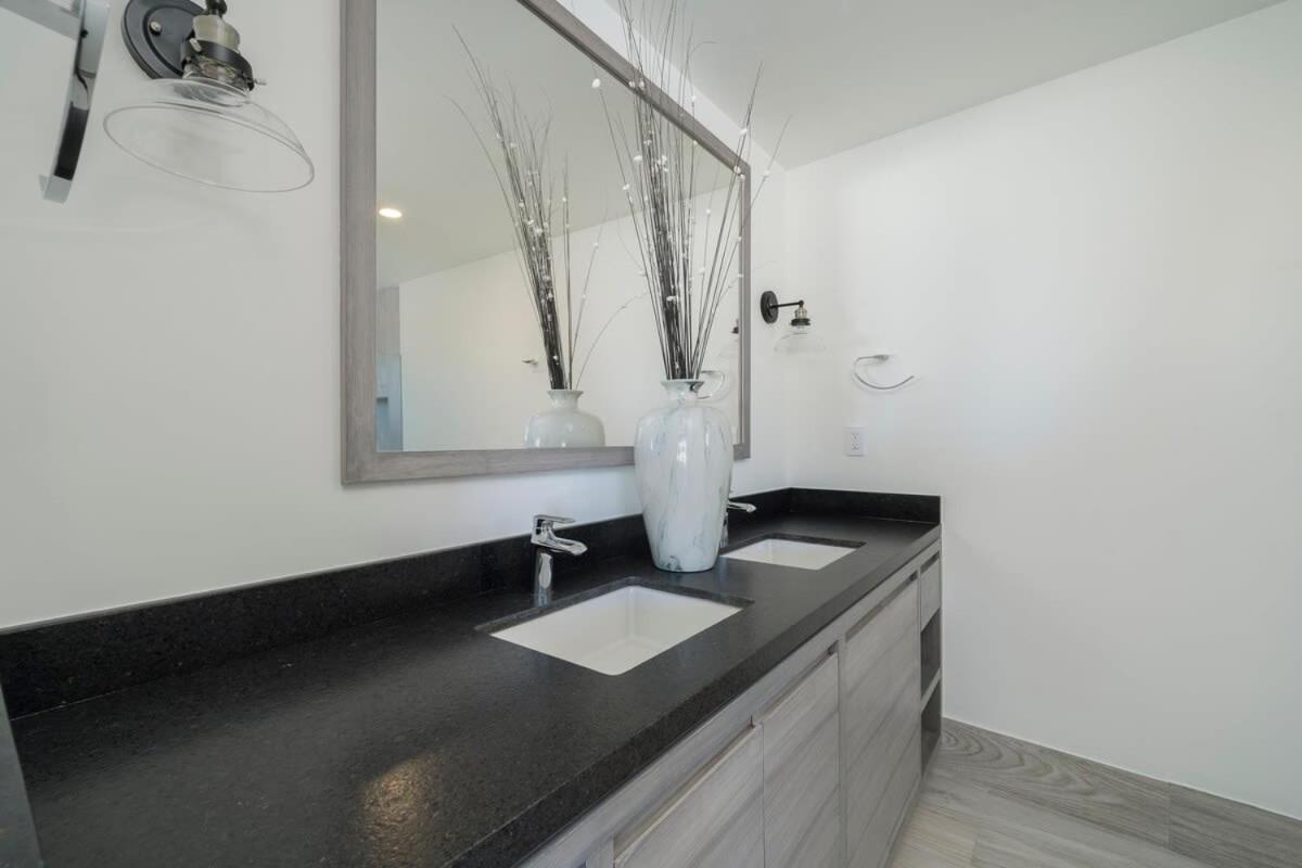 Unit 150- Casa Kelly - Oceanfront Fully Renovated Cabo San Lucas