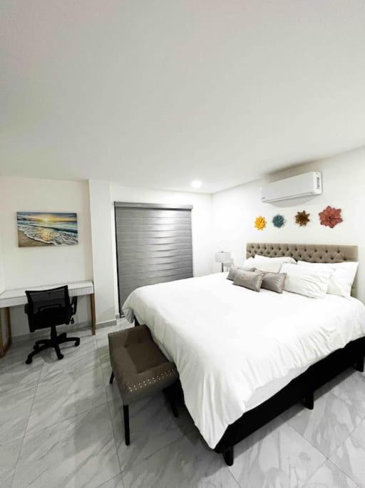 Amazing Location 1-bdrm Lrg Balcony W-pool Lily Apartamento Cabo San Lucas