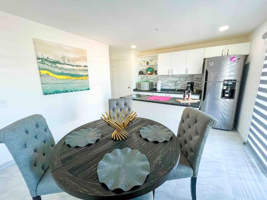 Apartamento Amazing Location 1-bdrm Lrg Balcony W-pool Lily