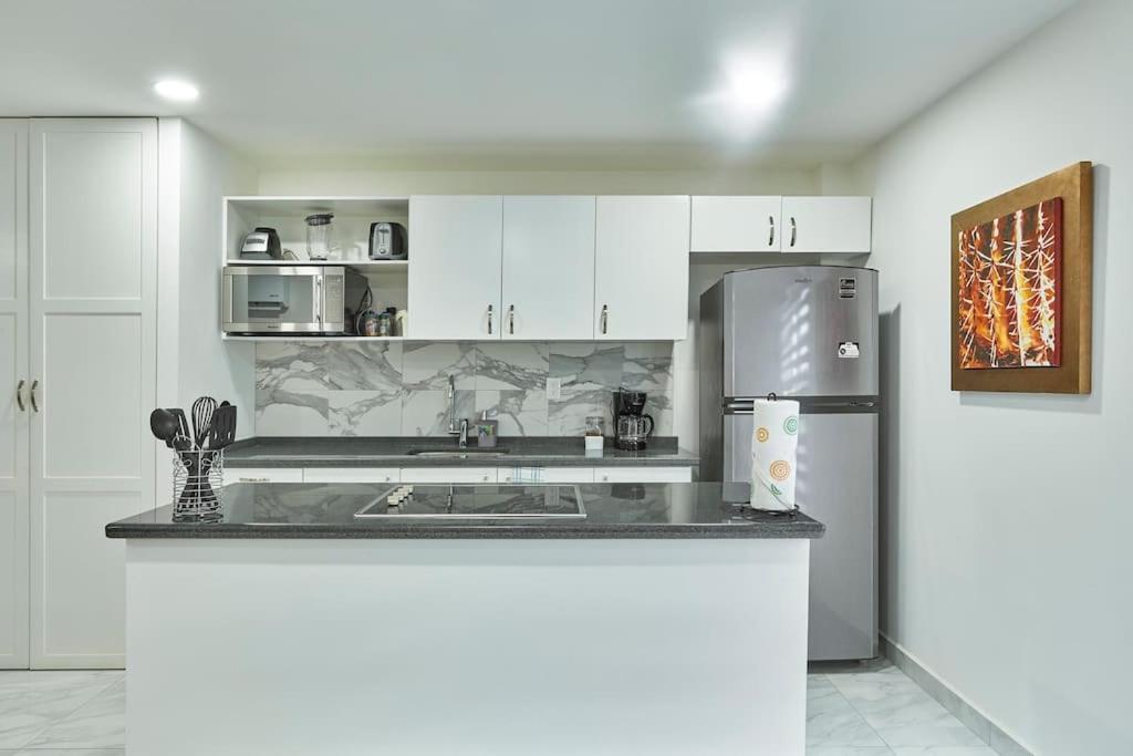 Apartment Spacious 1-bdrm In Heart Of Cabo! *