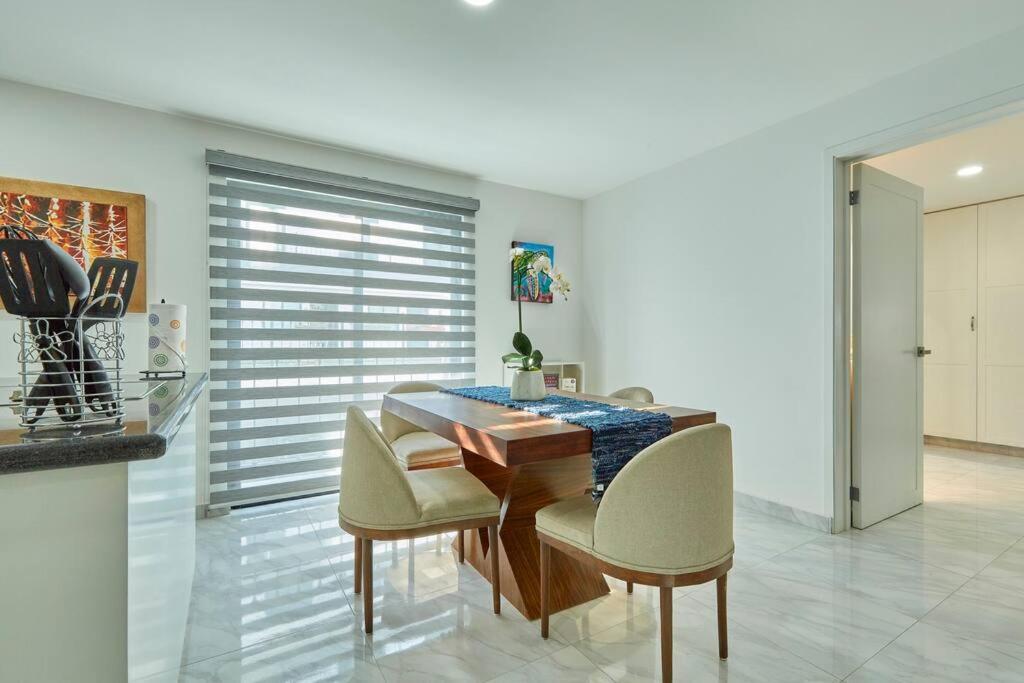 Apartment Spacious 1-bdrm In Heart Of Cabo! *
