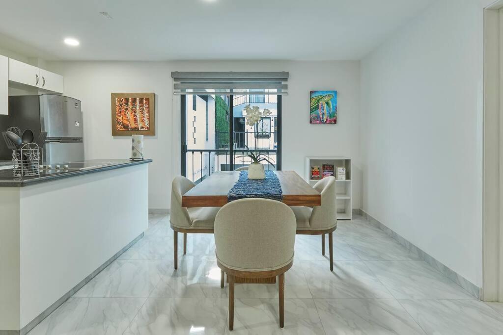Apartment Spacious 1-bdrm In Heart Of Cabo!