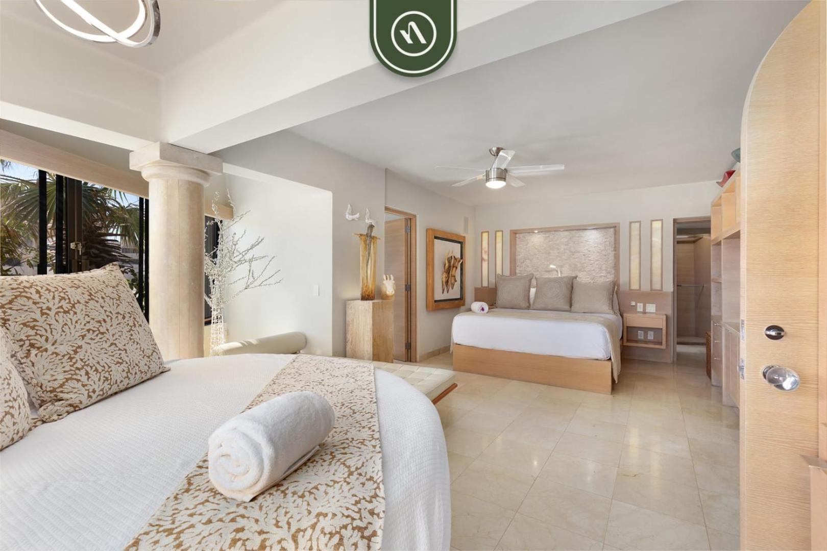 Apartment Oceanfront 3 Bedroom Right In Front Of The *