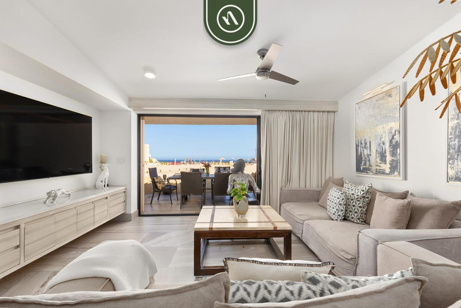 Apartment Fully Renovated 3 Bedroom - Oceanfront - Pool Cabo San Lucas
