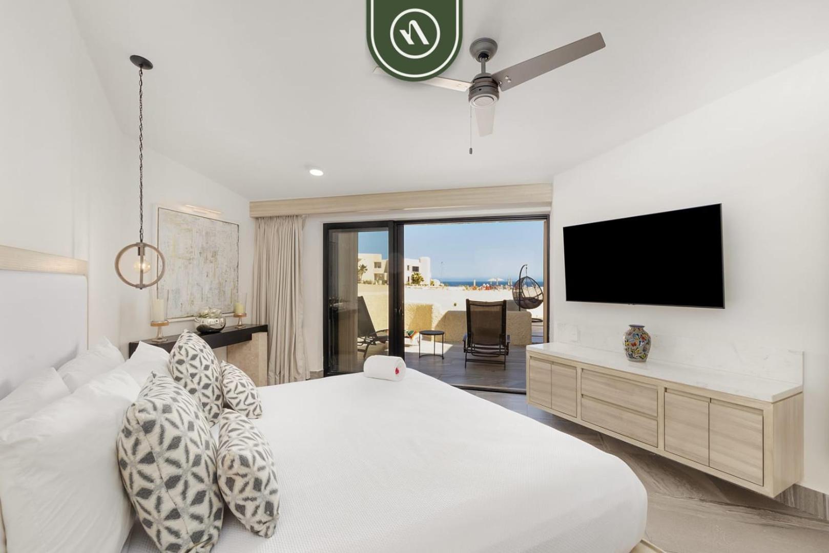 Fully Renovated 3 Bedroom - Oceanfront - Pool Apartment *