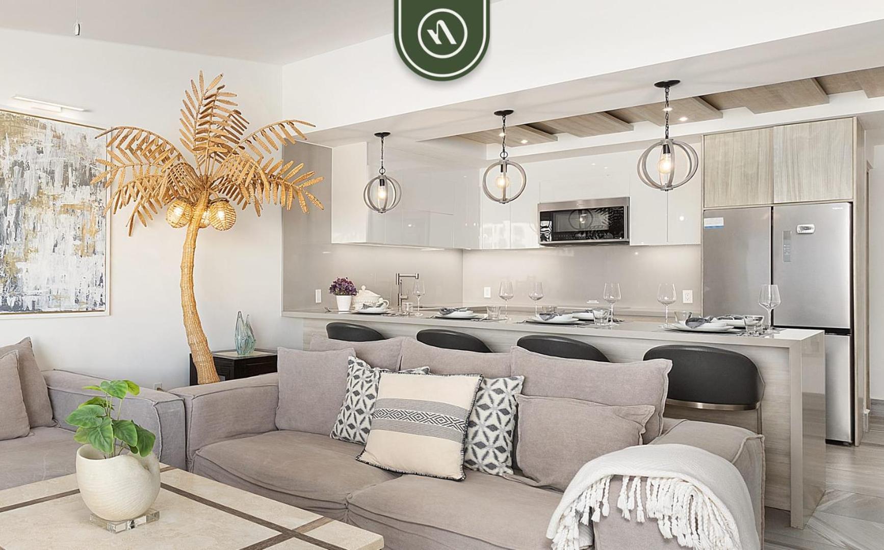 Fully Renovated 3 Bedroom - Oceanfront - Pool Cabo San Lucas