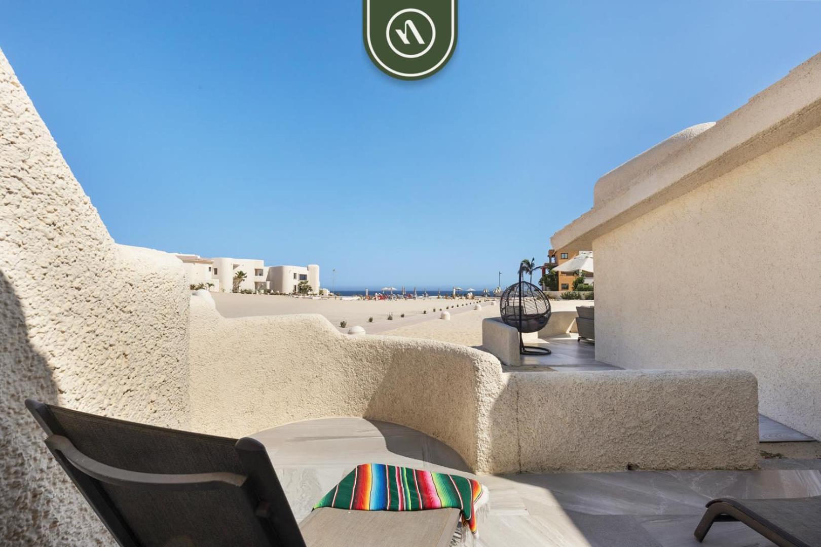 Apartment Fully Renovated 3 Bedroom - Oceanfront - Pool Cabo San Lucas