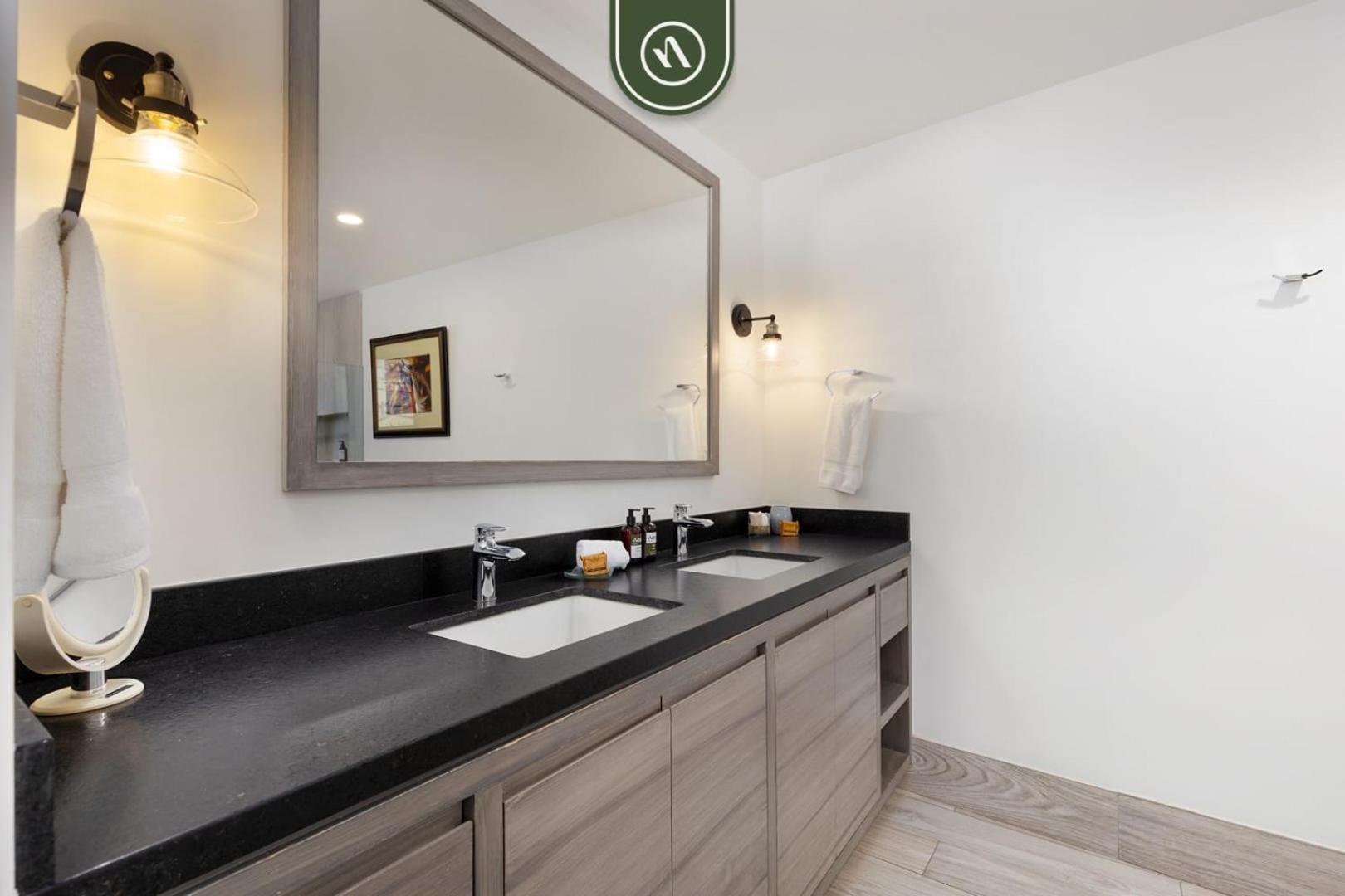 Beachview 3 Bedroom - Oceanfront Pool - Apartment Cabo San Lucas