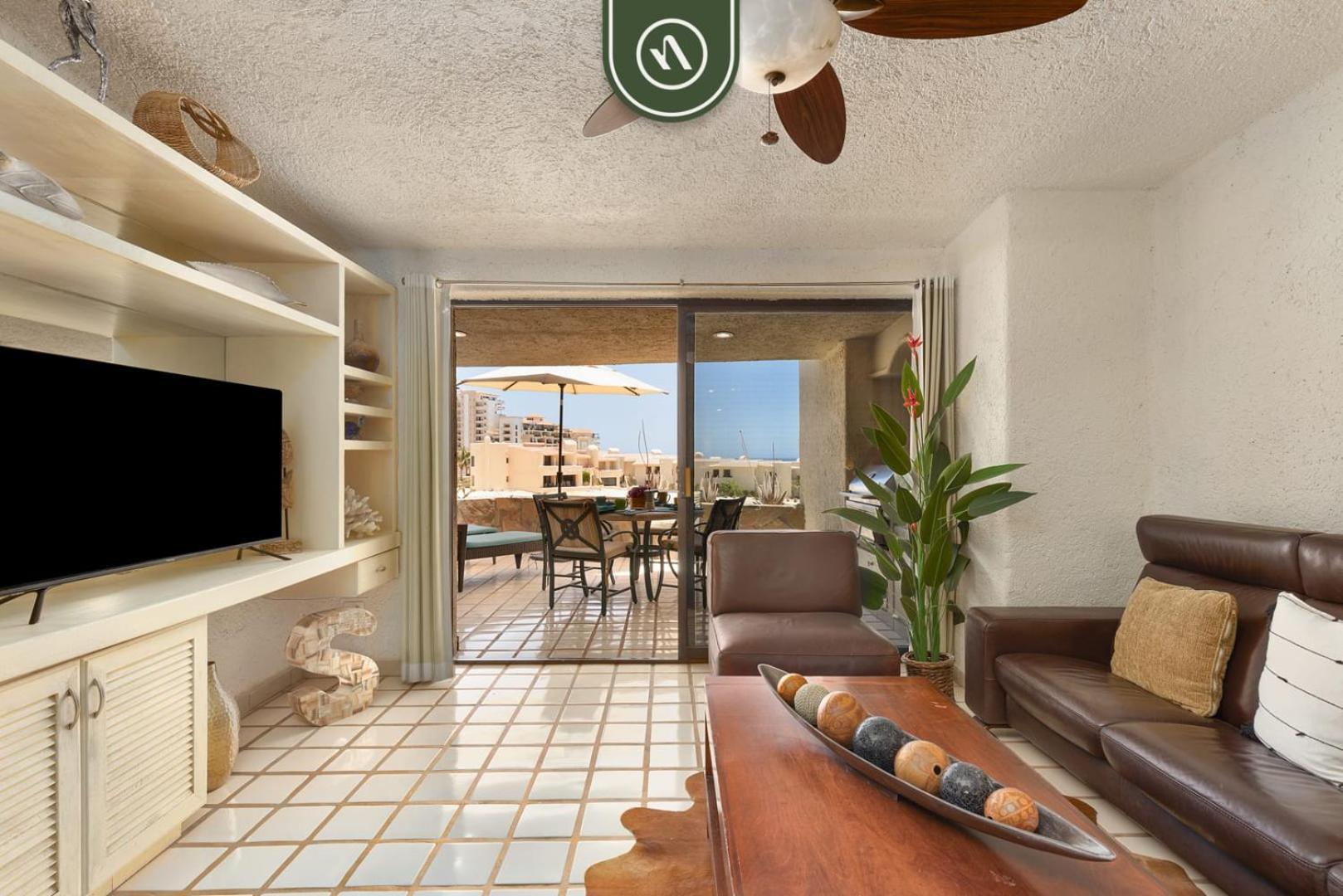 Oceanfront With Private Balcony - Pool Apartment Cabo San Lucas