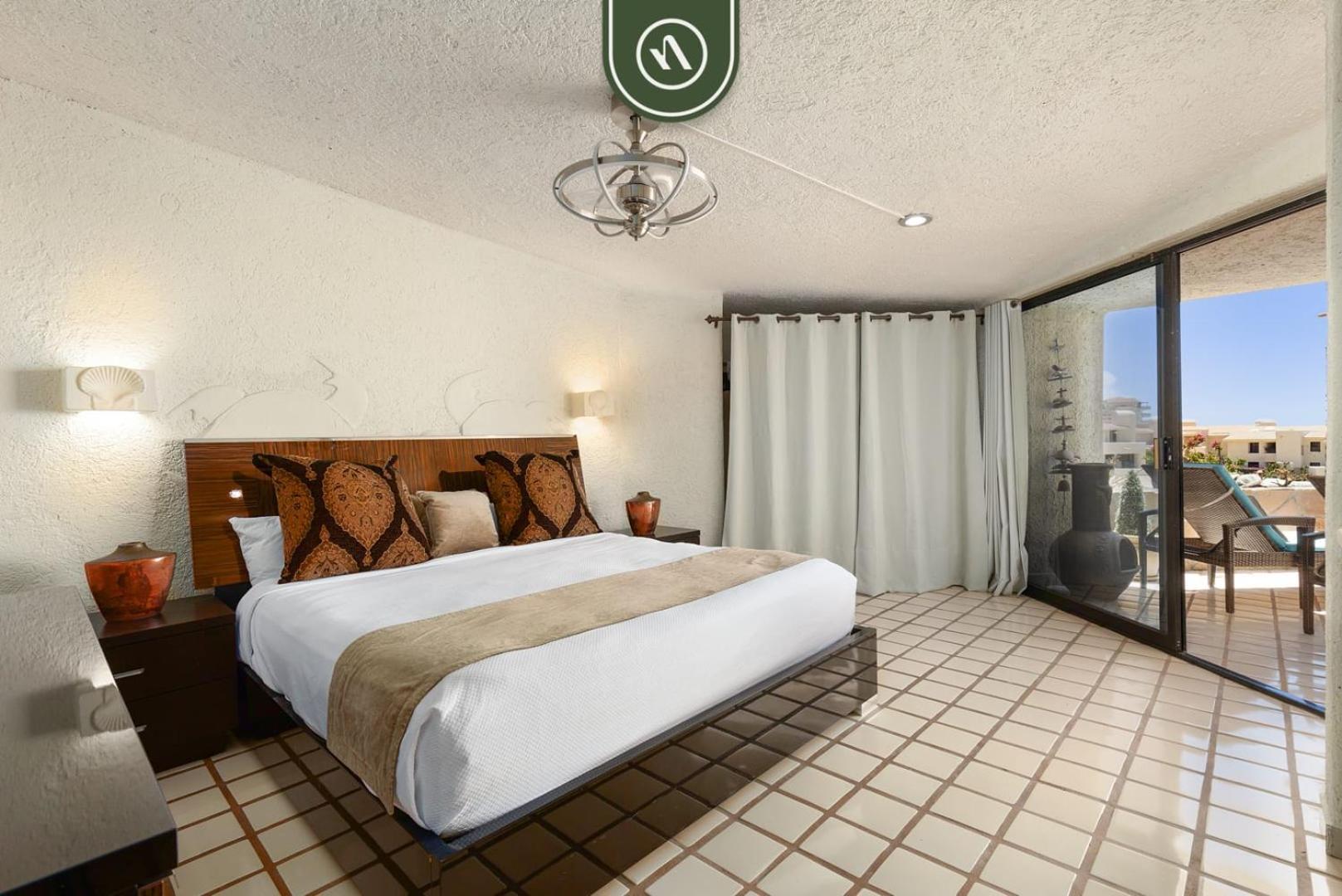 Apartment Oceanfront With Private Balcony - Pool Cabo San Lucas